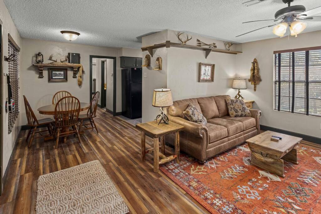 Stonegate Lodge Bear'S Den Kitchen, Pool, Firepit, Wifi ,Smart Tvs Юрека Спрингс Екстериор снимка