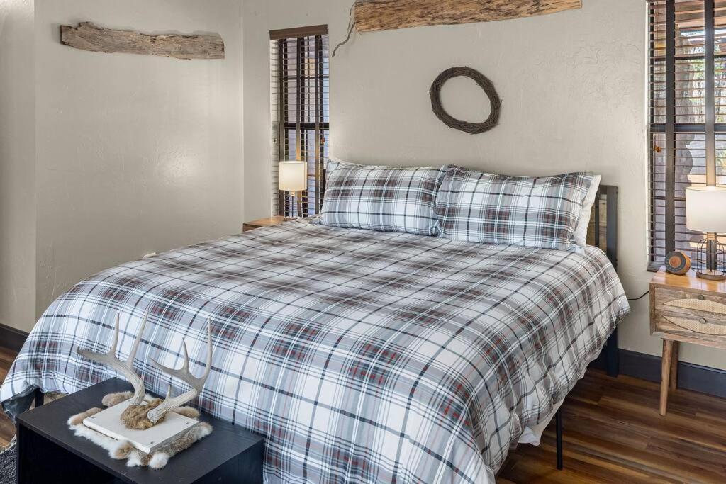 Stonegate Lodge Bear'S Den Kitchen, Pool, Firepit, Wifi ,Smart Tvs Юрека Спрингс Екстериор снимка