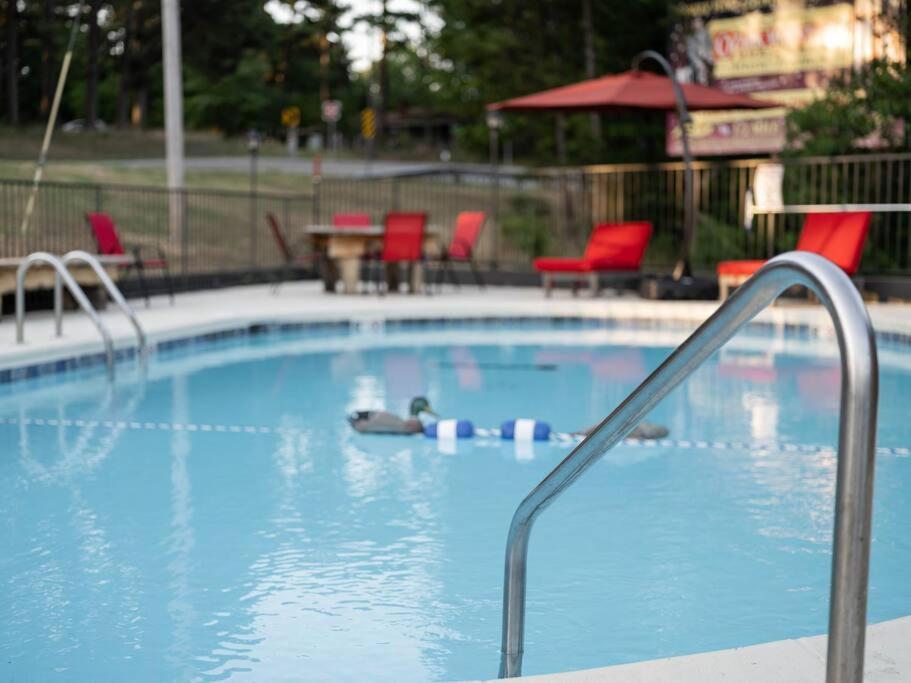 Stonegate Lodge Bear'S Den Kitchen, Pool, Firepit, Wifi ,Smart Tvs Юрека Спрингс Екстериор снимка