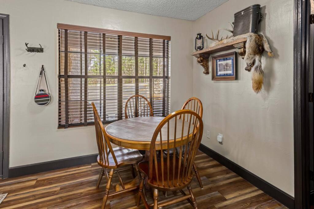 Stonegate Lodge Bear'S Den Kitchen, Pool, Firepit, Wifi ,Smart Tvs Юрека Спрингс Екстериор снимка